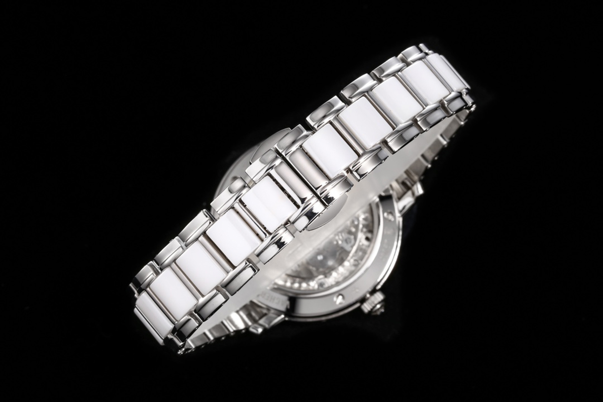 Traditionelle Perpetual Calendar Ultra-Thin 4305T/000G-B948 Blue Dial in White Gold on Bracelet
